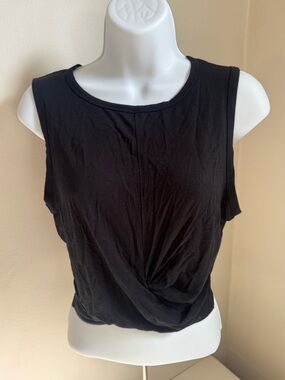 Zenana Outfitters Black Sleeveless Twist-Hem Tank